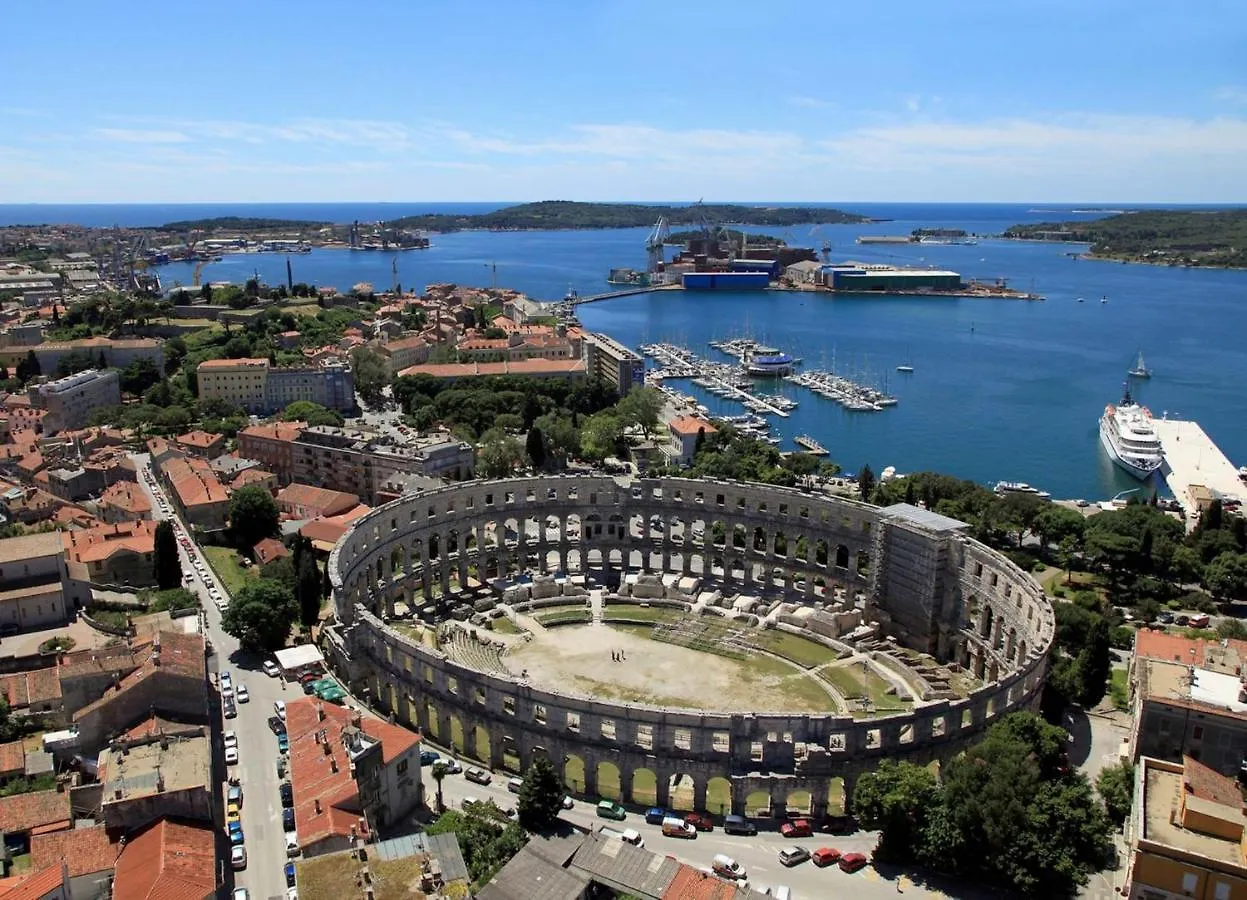 Apartments With Wifi Pula - 21407
