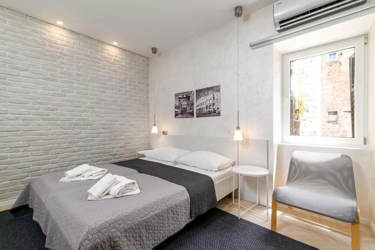 Apartments With Wifi Pula - 21407 Kroatien